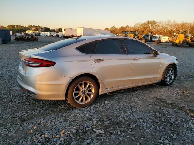  FORD FUSION 2017 Серебристый