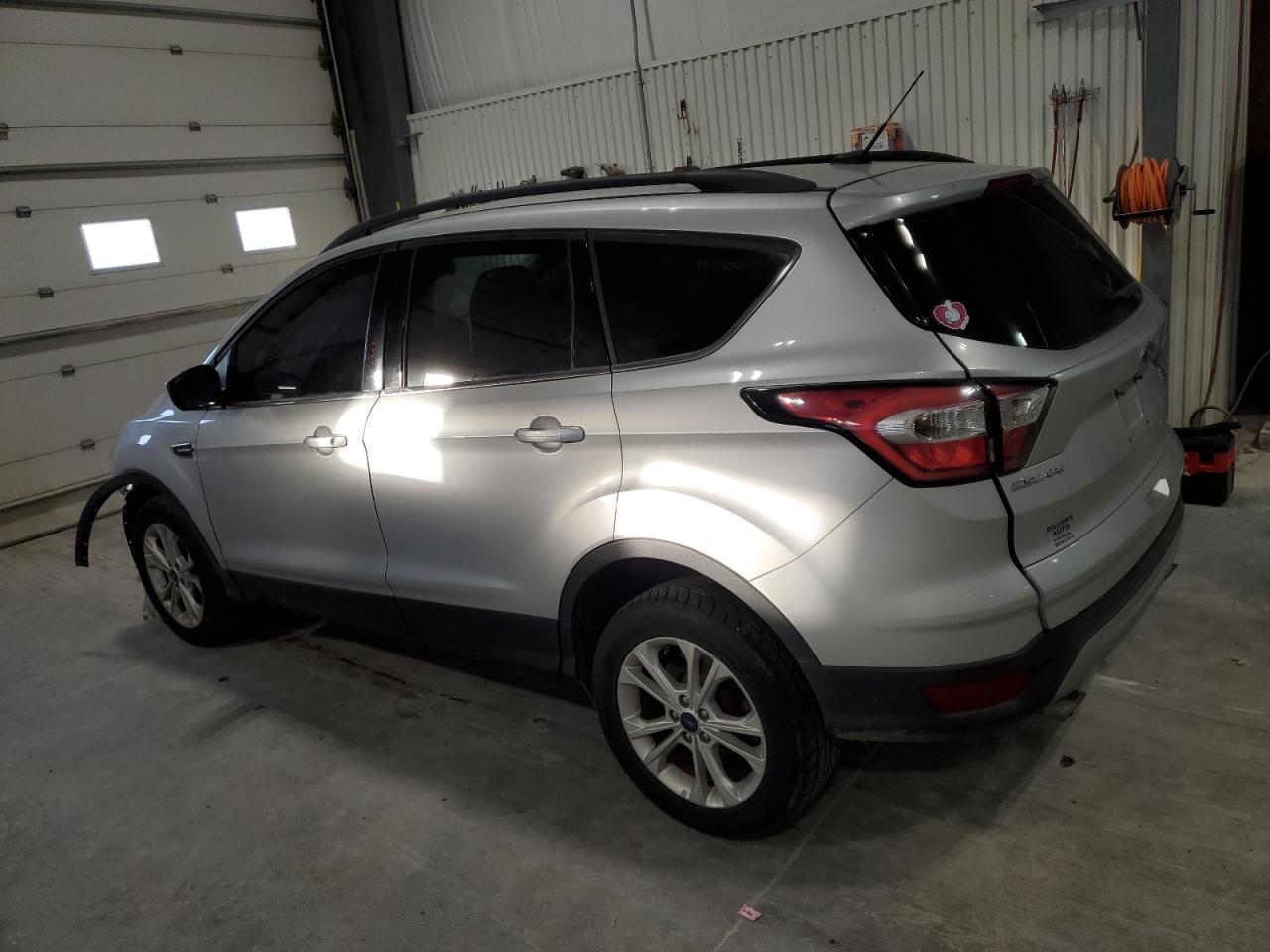 1FMCU9G99HUC89275 2017 FORD ESCAPE - Image 2