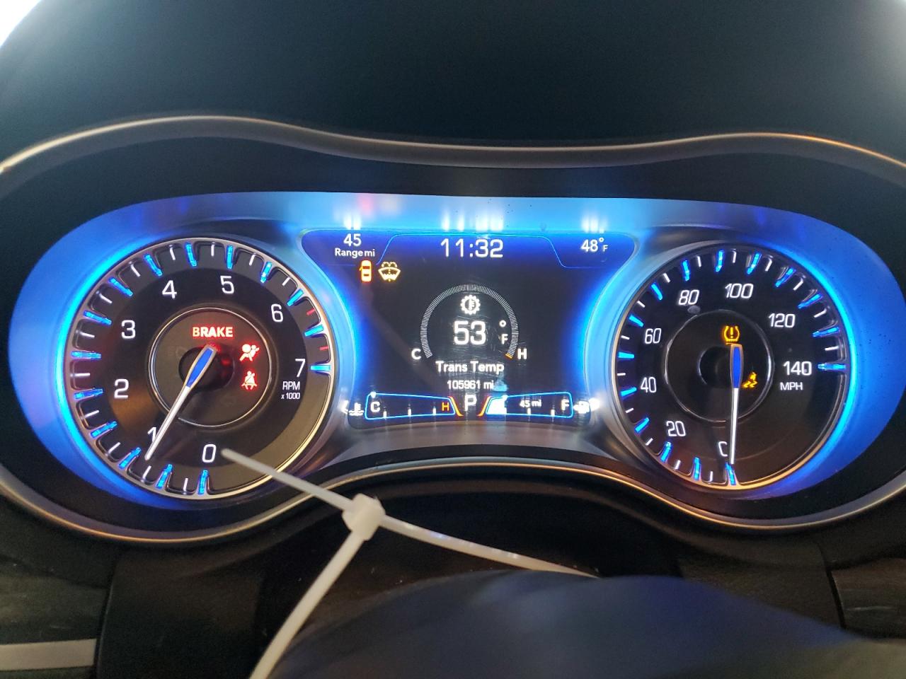 2017 Chrysler 300 - Image 9