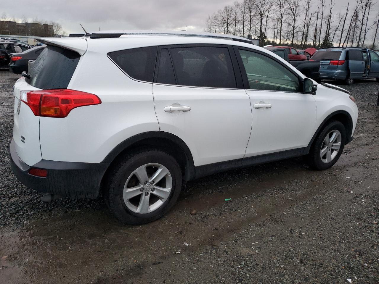 VIN JTMRFREV0ED090085 2014 TOYOTA RAV4 no.3