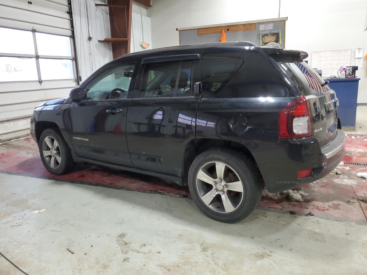 VIN 1C4NJDEB3GD744926 2016 JEEP COMPASS no.2