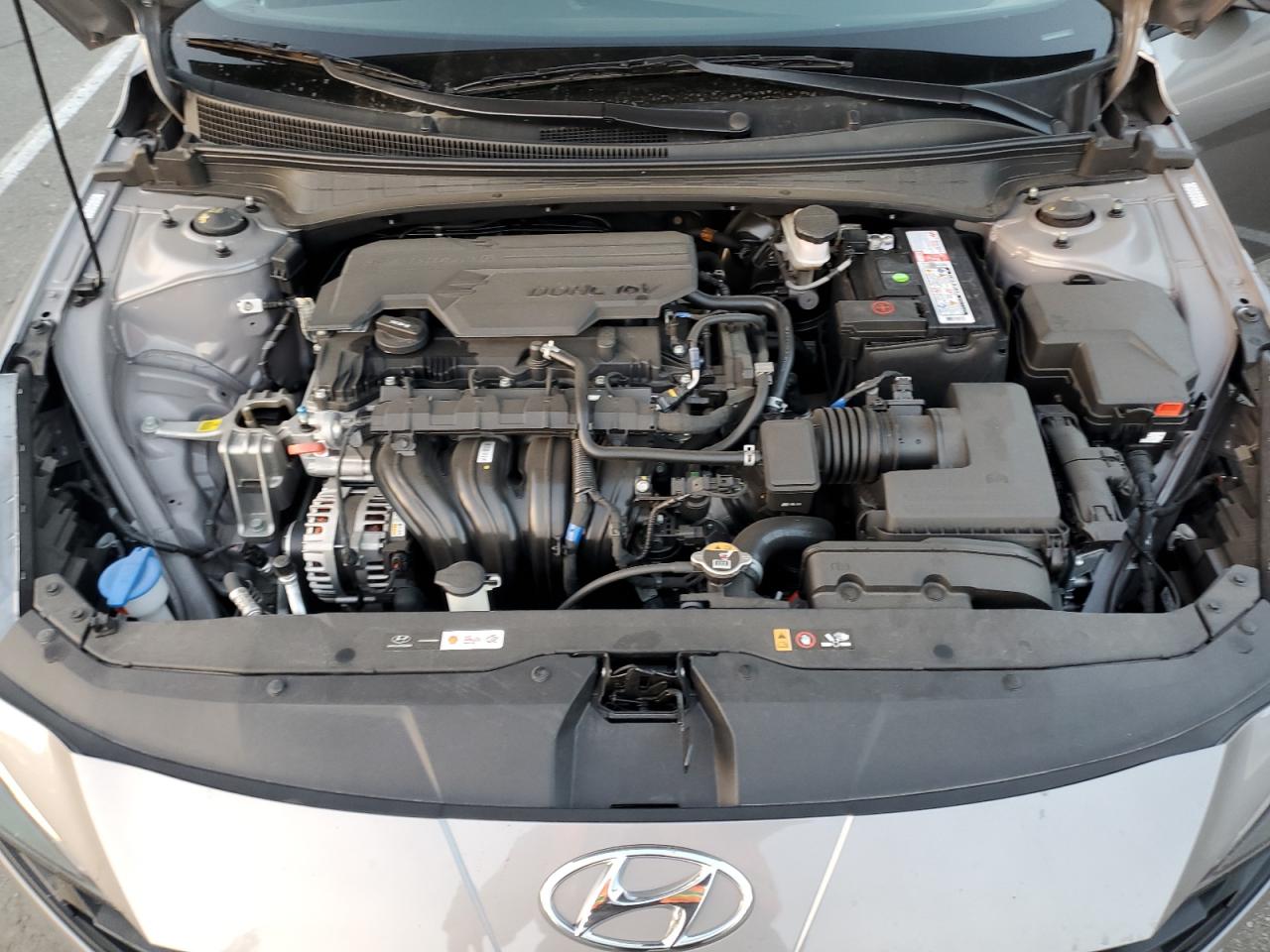 2023 Hyundai Elantra - Image 11