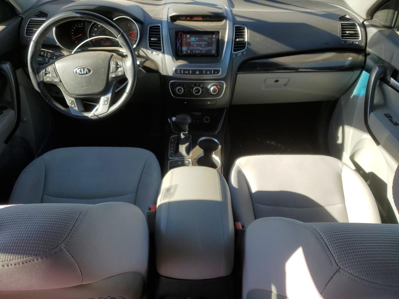 2015 Kia Sorento - Image 8