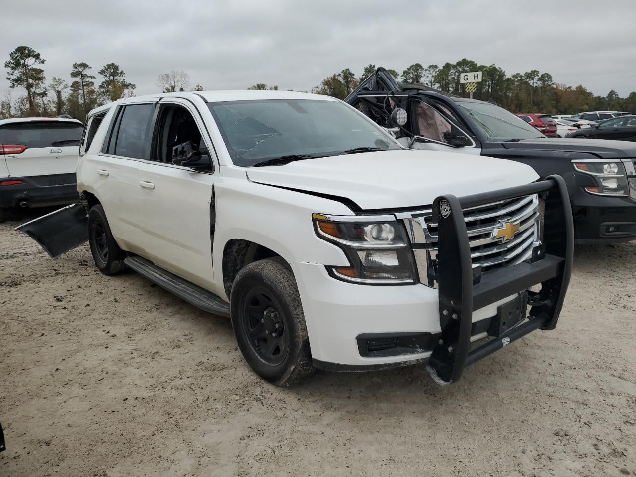 VIN 1GNLCDEC6LR164083 2020 CHEVROLET TAHOE no.4