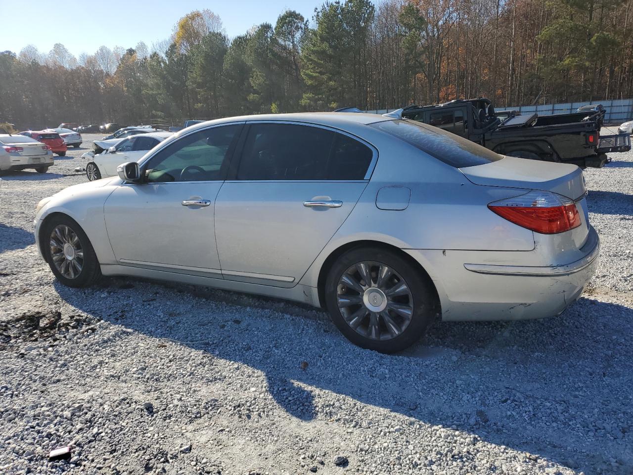2011 Hyundai Genesis - Image 2