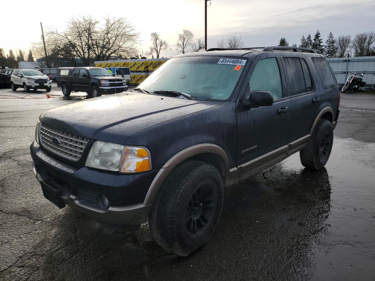 2002 Ford Explorer Eddie Bauer for Sale in Woodburn, OR - Rear End