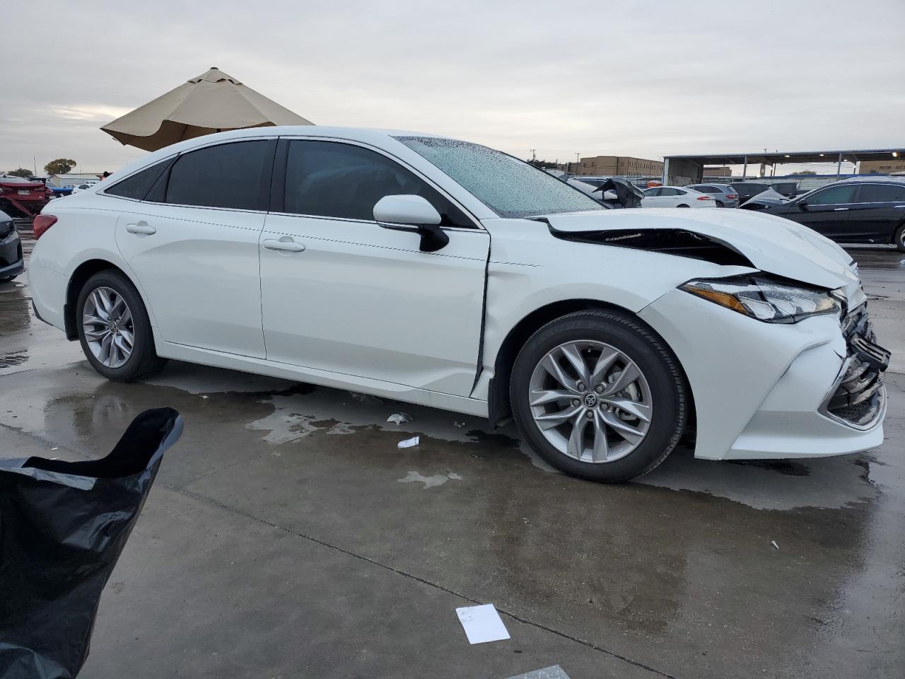 2022 Toyota Avalon - Image 4