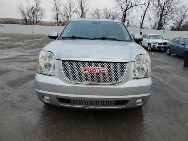 Parquets GMC YUKON 2013 Silver