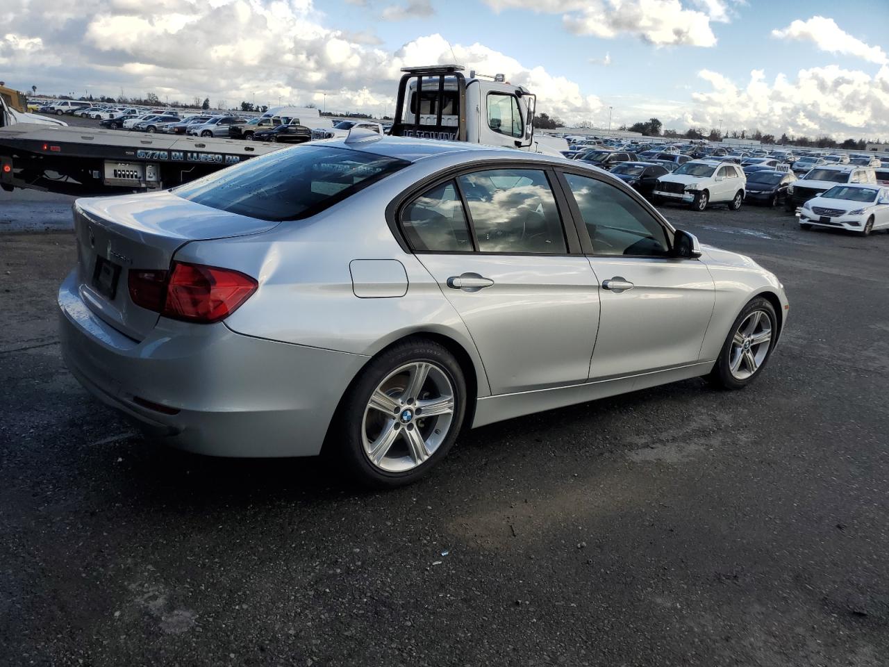 VIN WBA3D3C52EK154437 2014 BMW 3 SERIES no.3