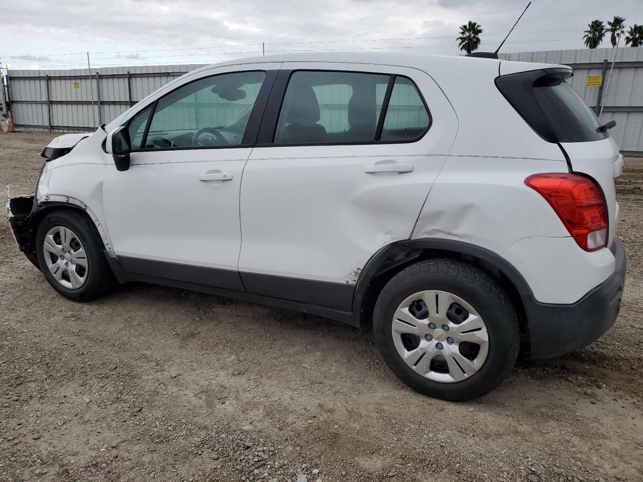 2015 Chevrolet Trax - Image 2