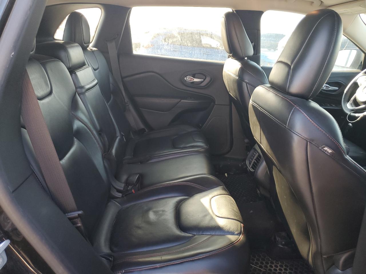 2016 Jeep Cherokee - Image 10