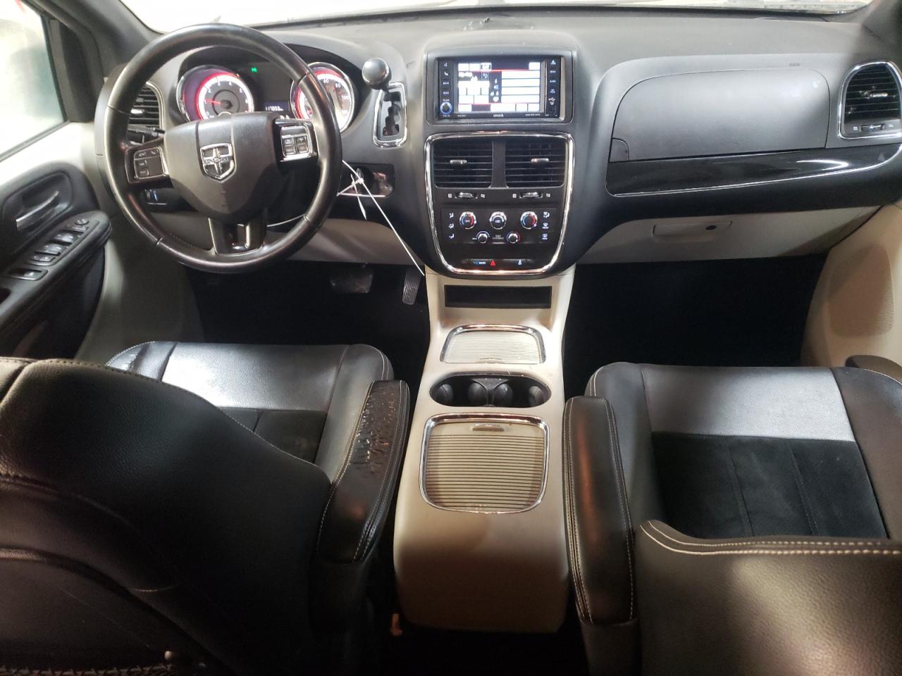 2017 Dodge Caravan - Image 8