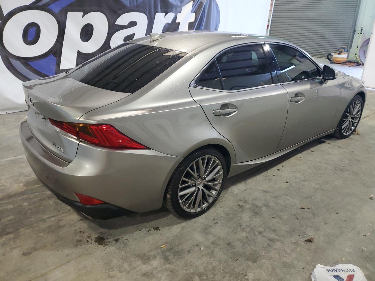 2017 Lexus IS - Image 3