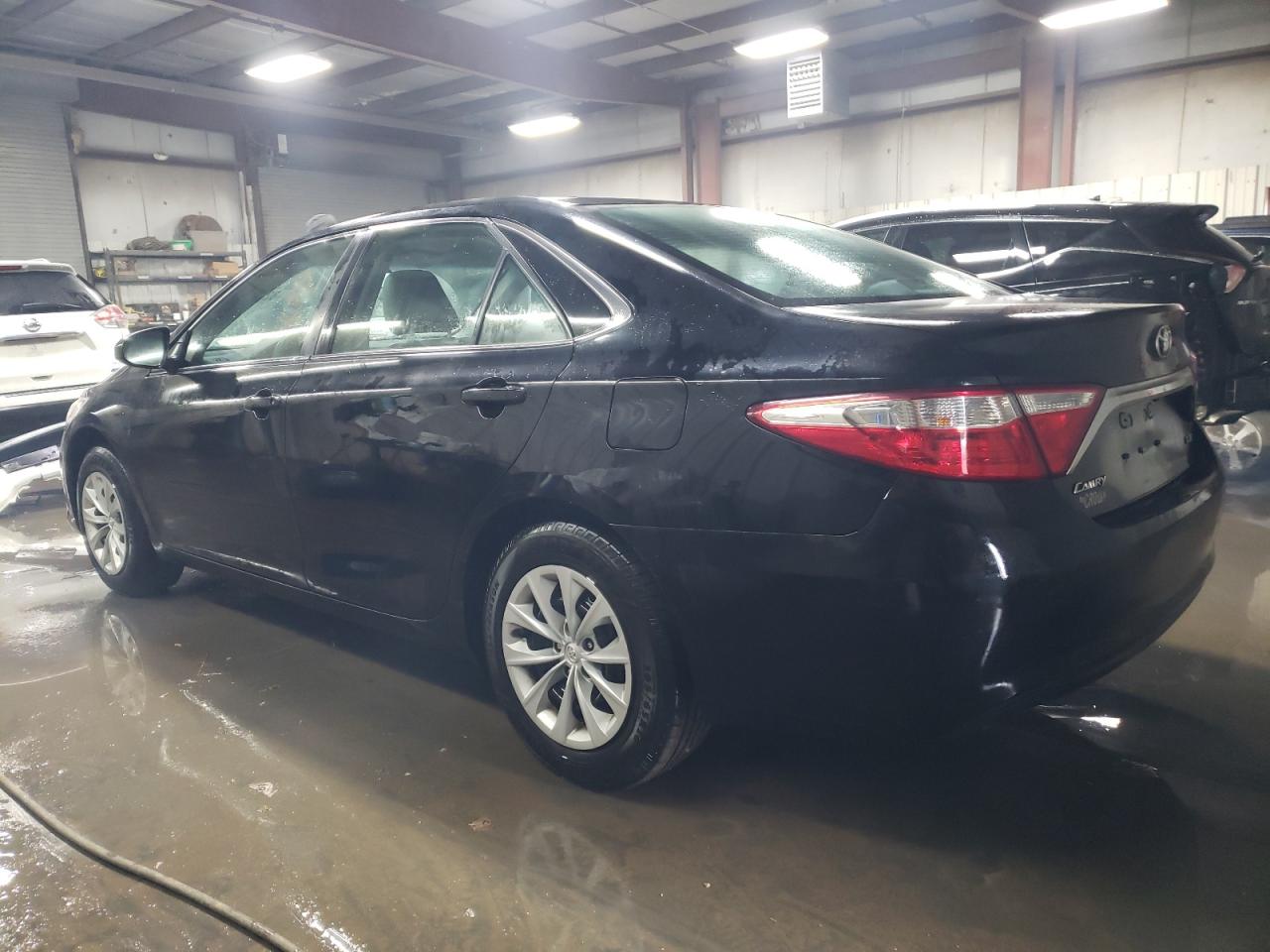 VIN 4T4BF1FK9FR512185 2015 TOYOTA CAMRY no.2