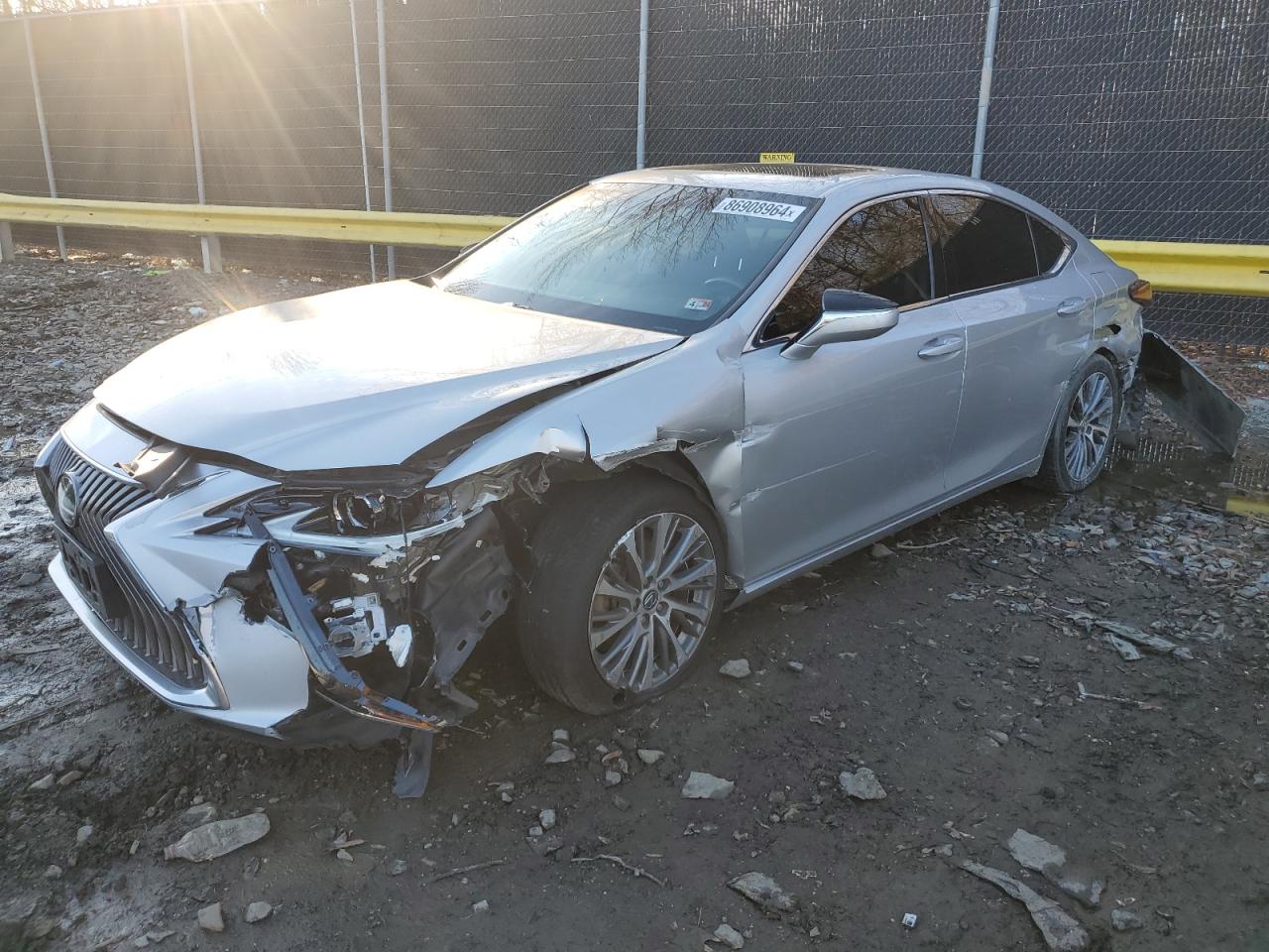 2019 Lexus ES - Image 1