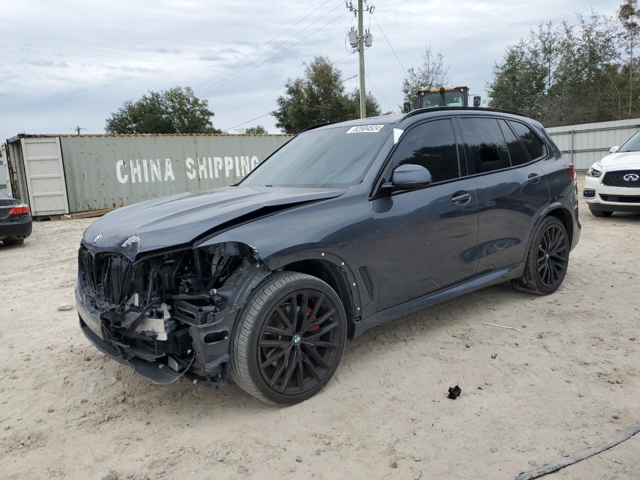 VIN 5UXCR4C08M9F17085 2021 BMW X5 no.1