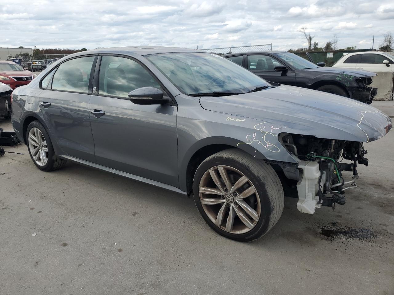 VIN 1VWLA7A34KC013487 2019 VOLKSWAGEN PASSAT no.4