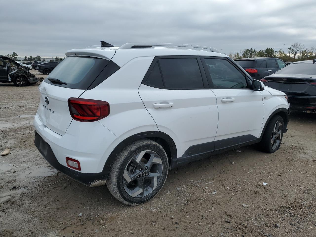 2021 Hyundai Venue - Image 3