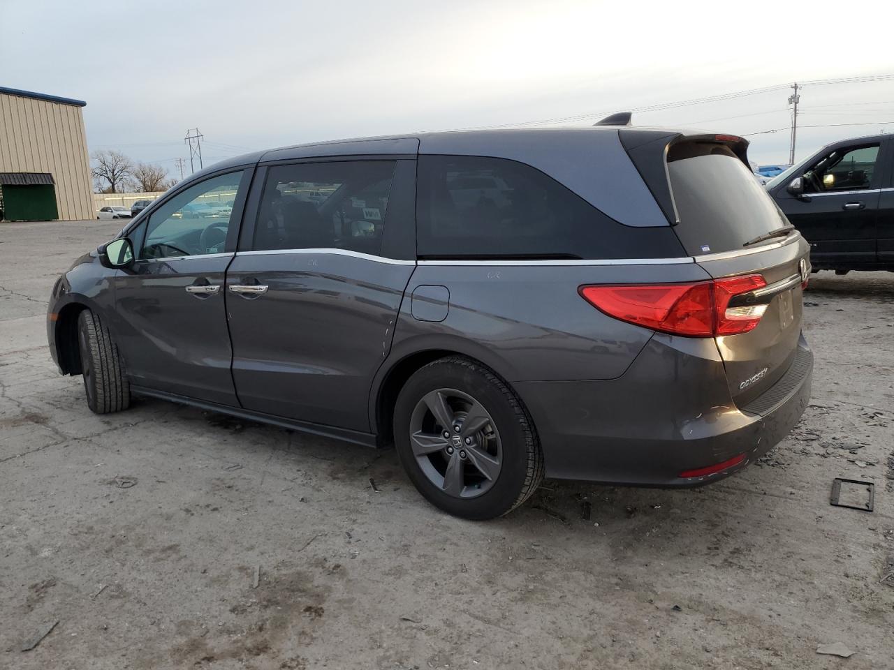 2022 Honda Odyssey - Image 2