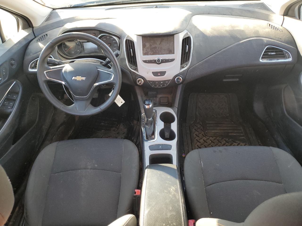 2018 Chevrolet Cruze - Image 8