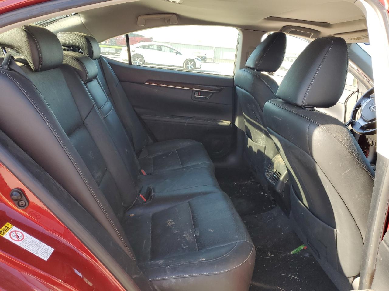 2014 Lexus ES - Image 10