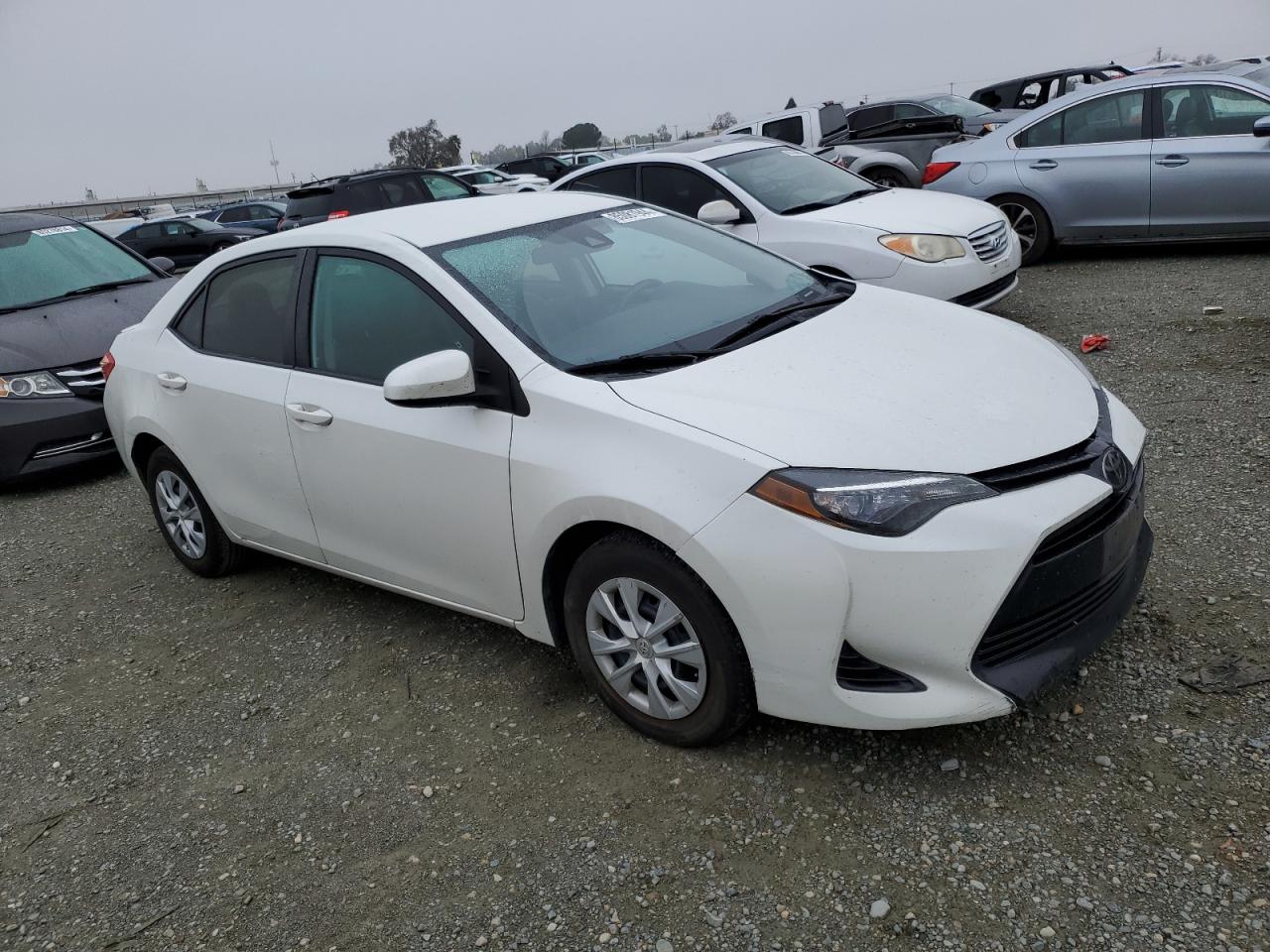 VIN 5YFBPRHEXHP572431 2017 TOYOTA COROLLA no.4