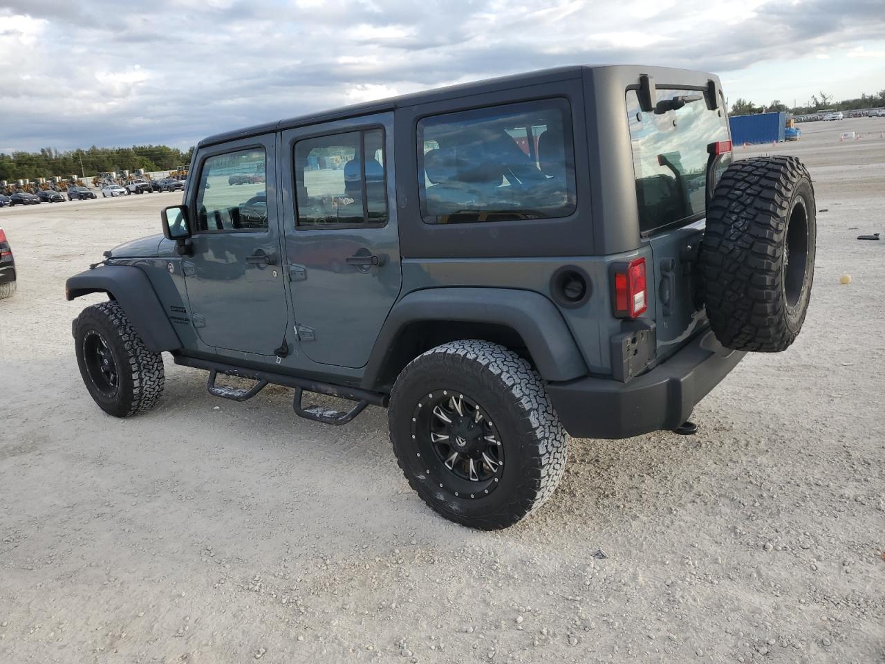 VIN 1C4BJWDG7EL233346 2014 JEEP WRANGLER no.2