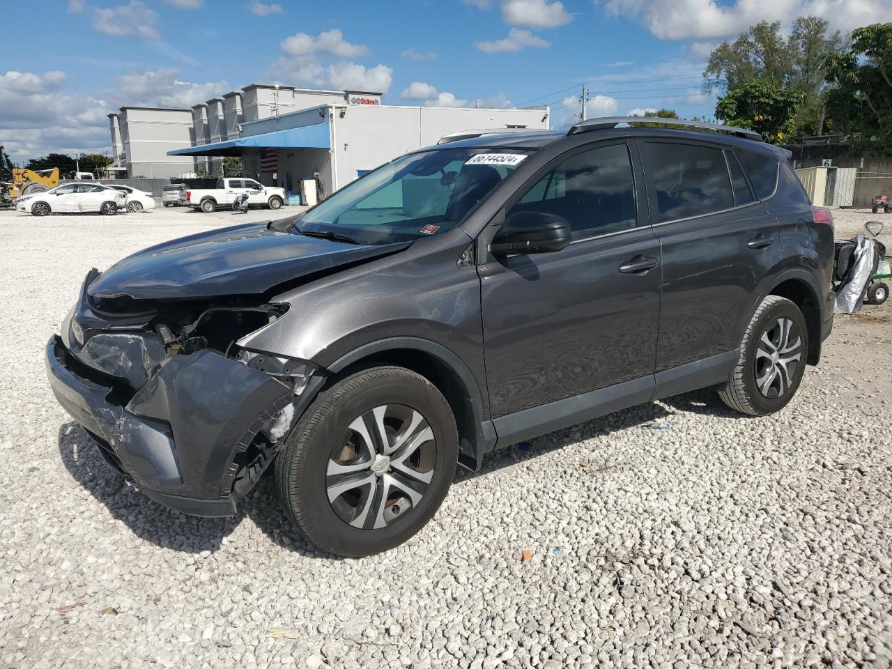 2T3ZFREV8HW372269 2017 TOYOTA RAV 4 - Image 1