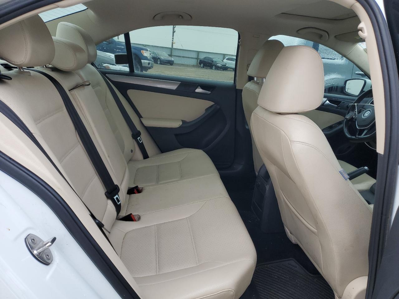 2017 Volkswagen Jetta - Image 10