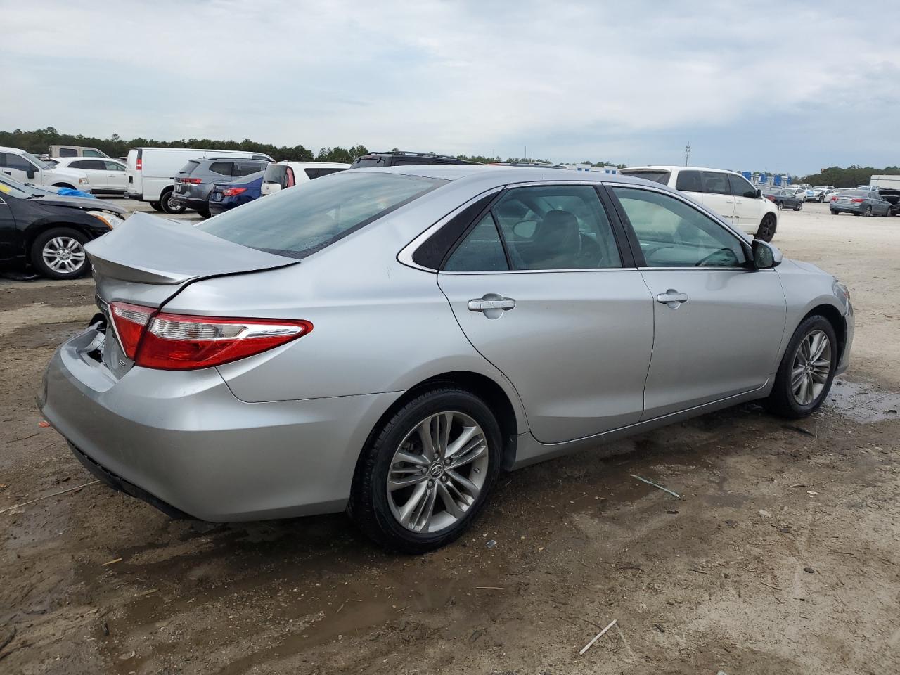 VIN 4T1BF1FKXGU167227 2016 TOYOTA CAMRY no.3