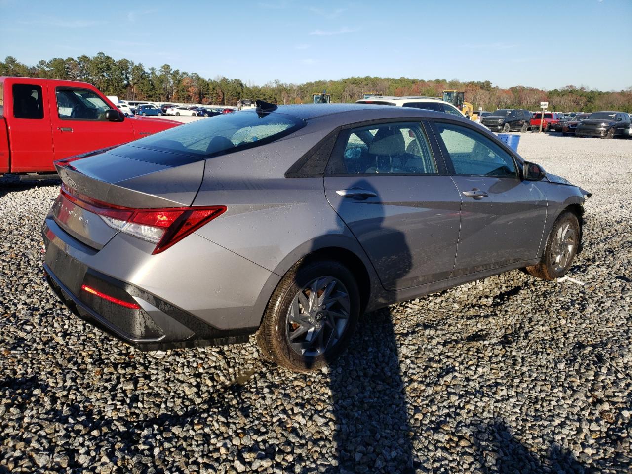 2024 Hyundai Elantra - Image 3