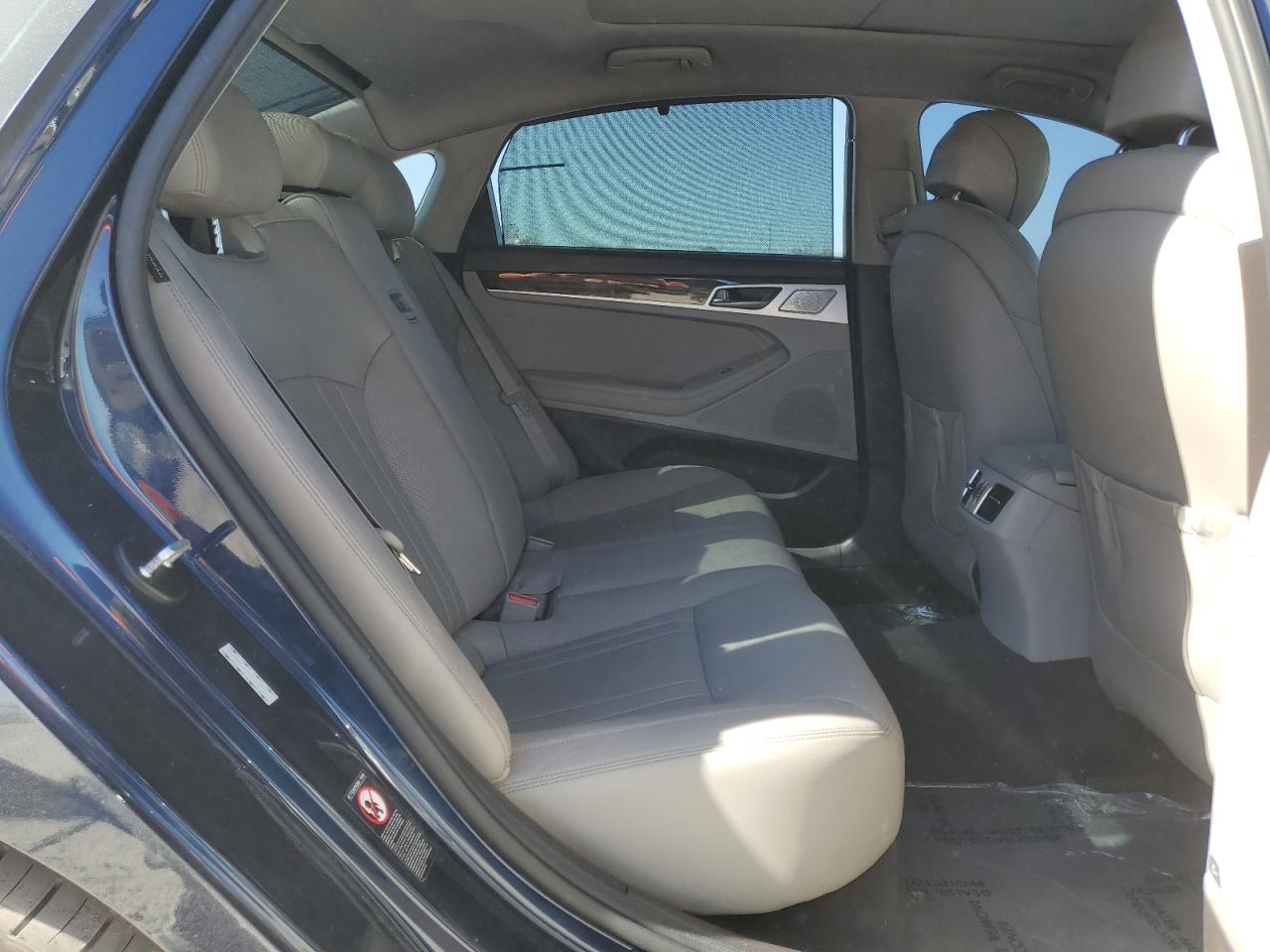 2018 Genesis G80 - Image 10