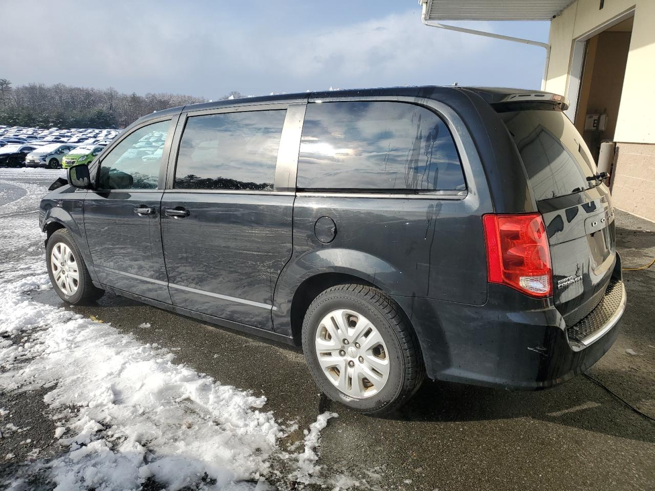 2018 Dodge Caravan - Image 2