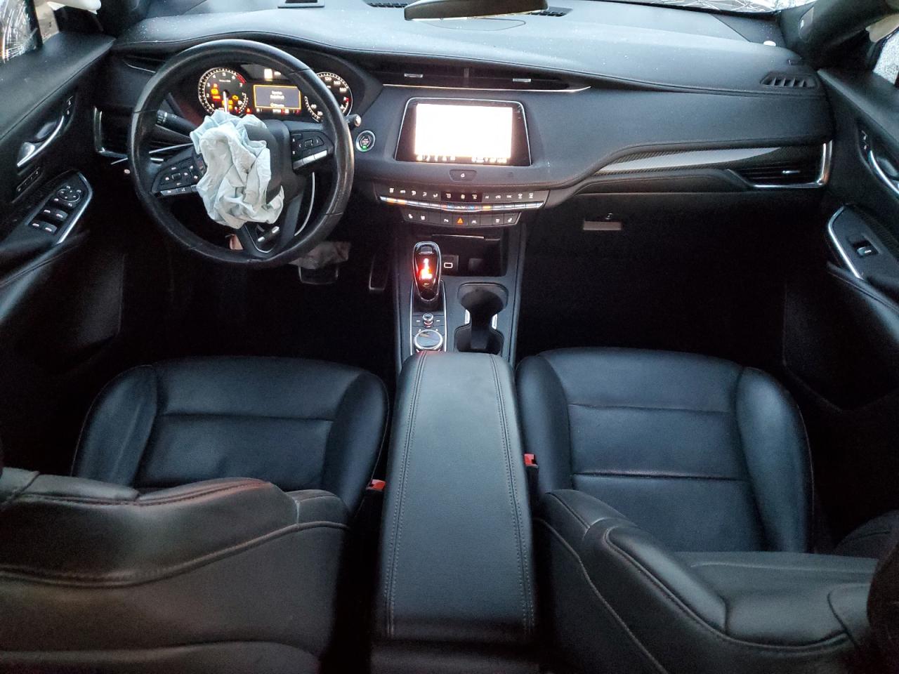 2021 Cadillac XT4 - Image 8