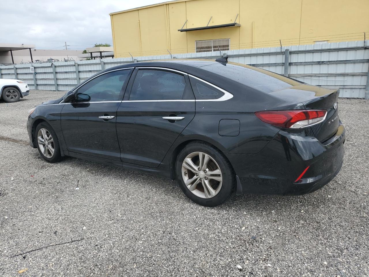2018 Hyundai Sonata - Image 2