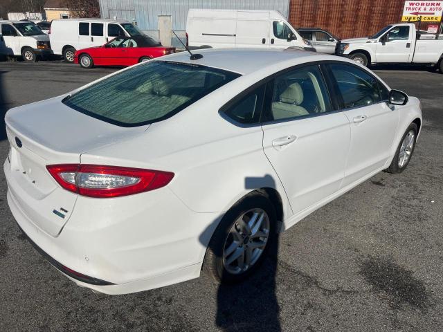 Sedans FORD FUSION 2013 Biały