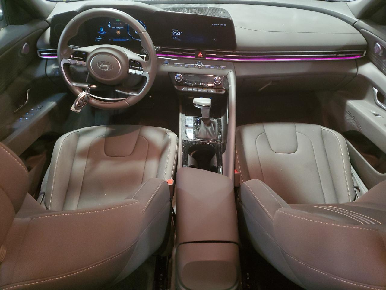 2024 Hyundai Elantra - Image 8