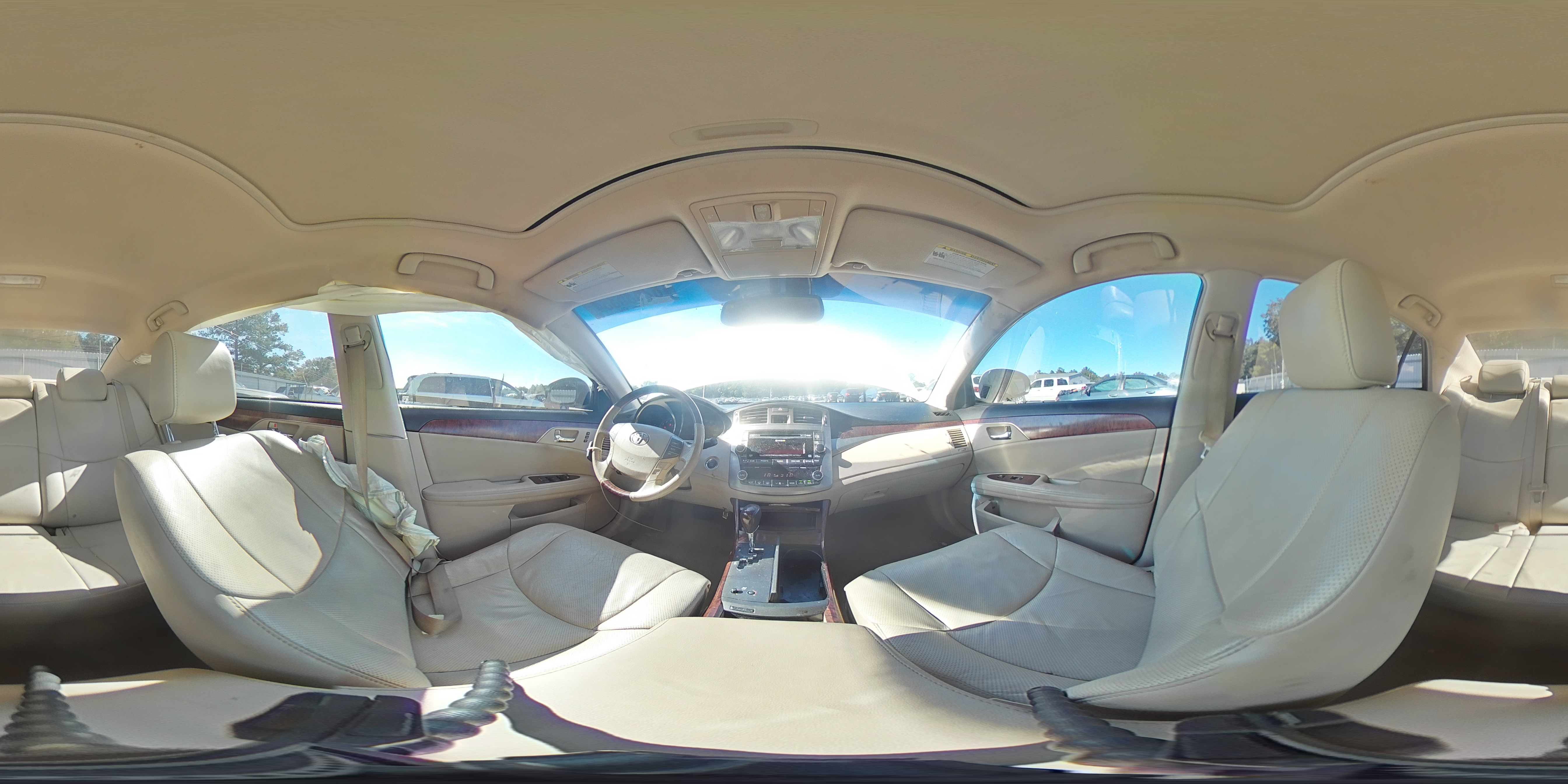 2012 Toyota Avalon - Image 13
