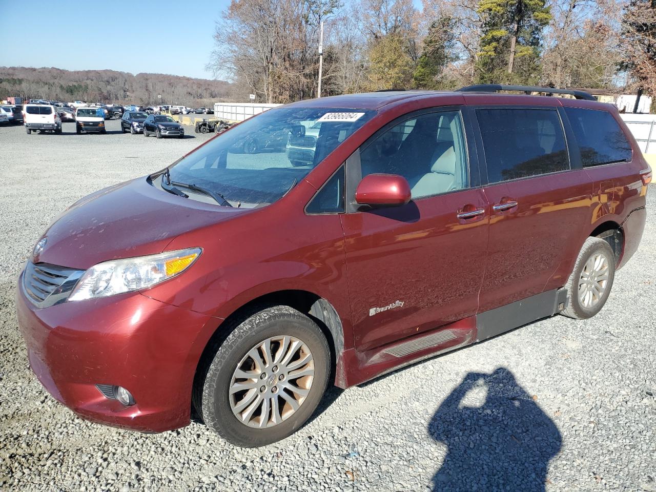 2015 Toyota Sienna - Image 1