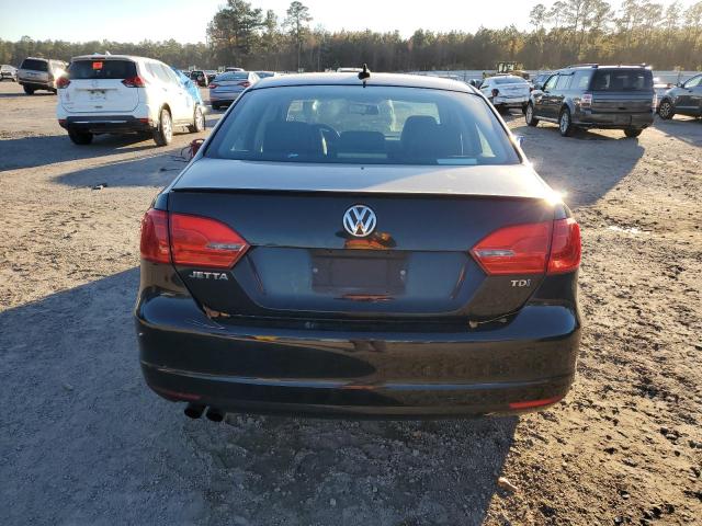 Sedans VOLKSWAGEN JETTA 2012 Czarny