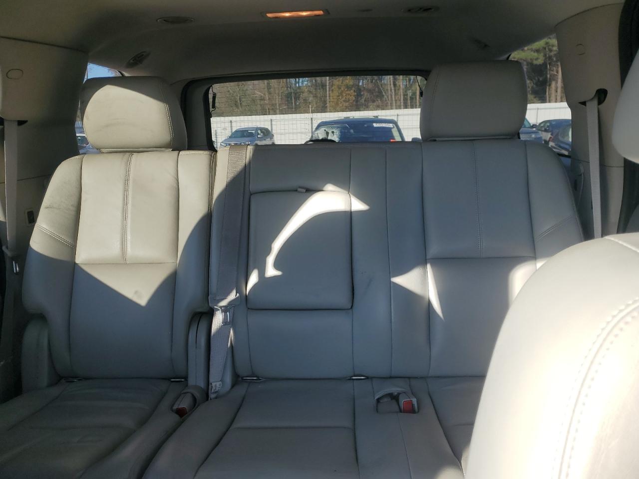2011 Chevrolet Tahoe - Image 10