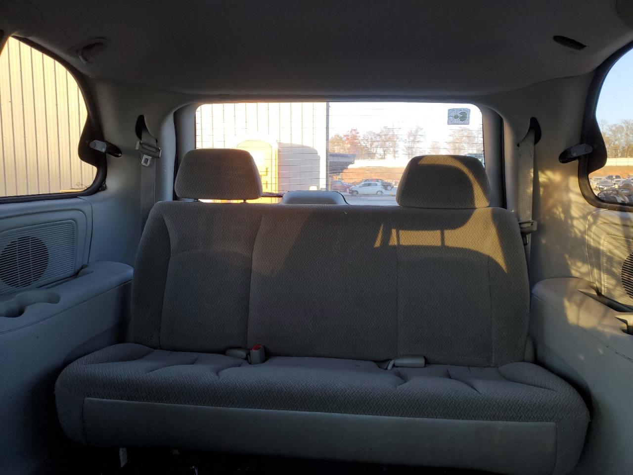 2006 Chrysler Town & Country - Image 10