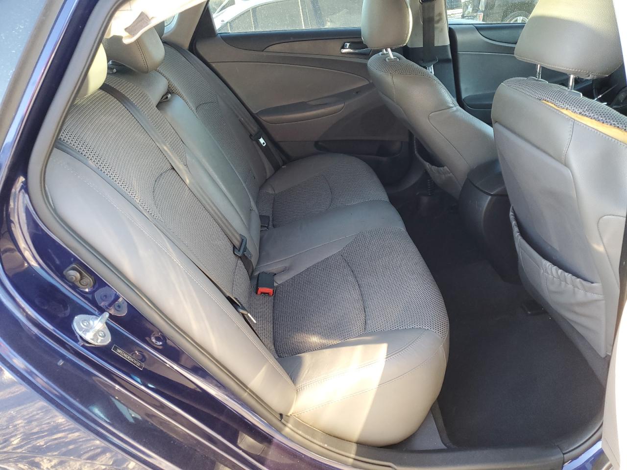 2012 Hyundai Sonata - Image 10