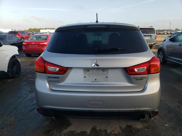  MITSUBISHI OUTLANDER 2015 Srebrny