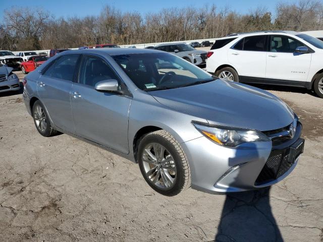  TOYOTA CAMRY 2017 Srebrny