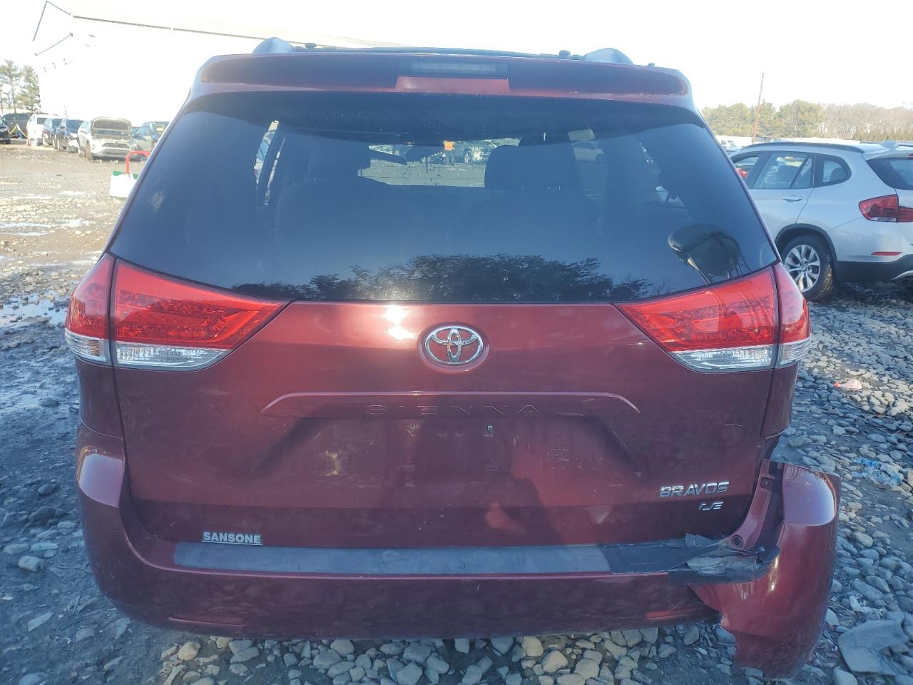 2011 Toyota Sienna - Image 6
