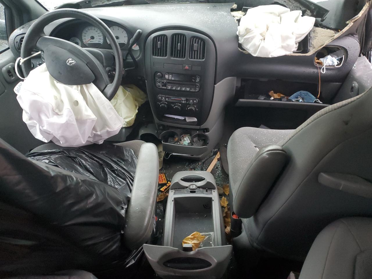 2005 Dodge Caravan - Image 8