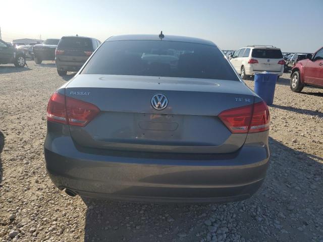 Sedans VOLKSWAGEN PASSAT 2014 Szary