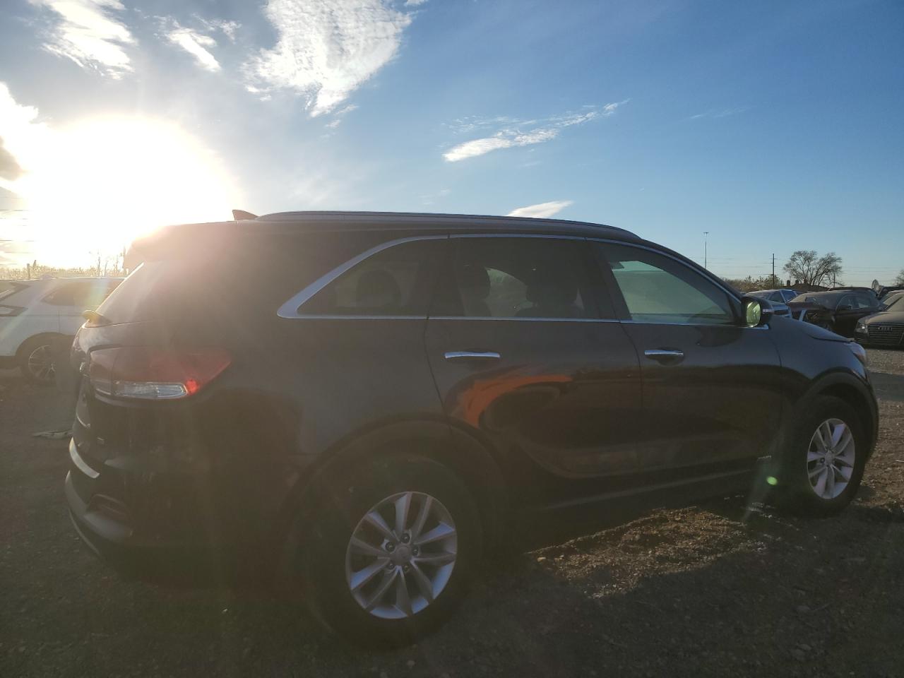 VIN 5XYPGDA34GG142236 2016 KIA SORENTO no.3