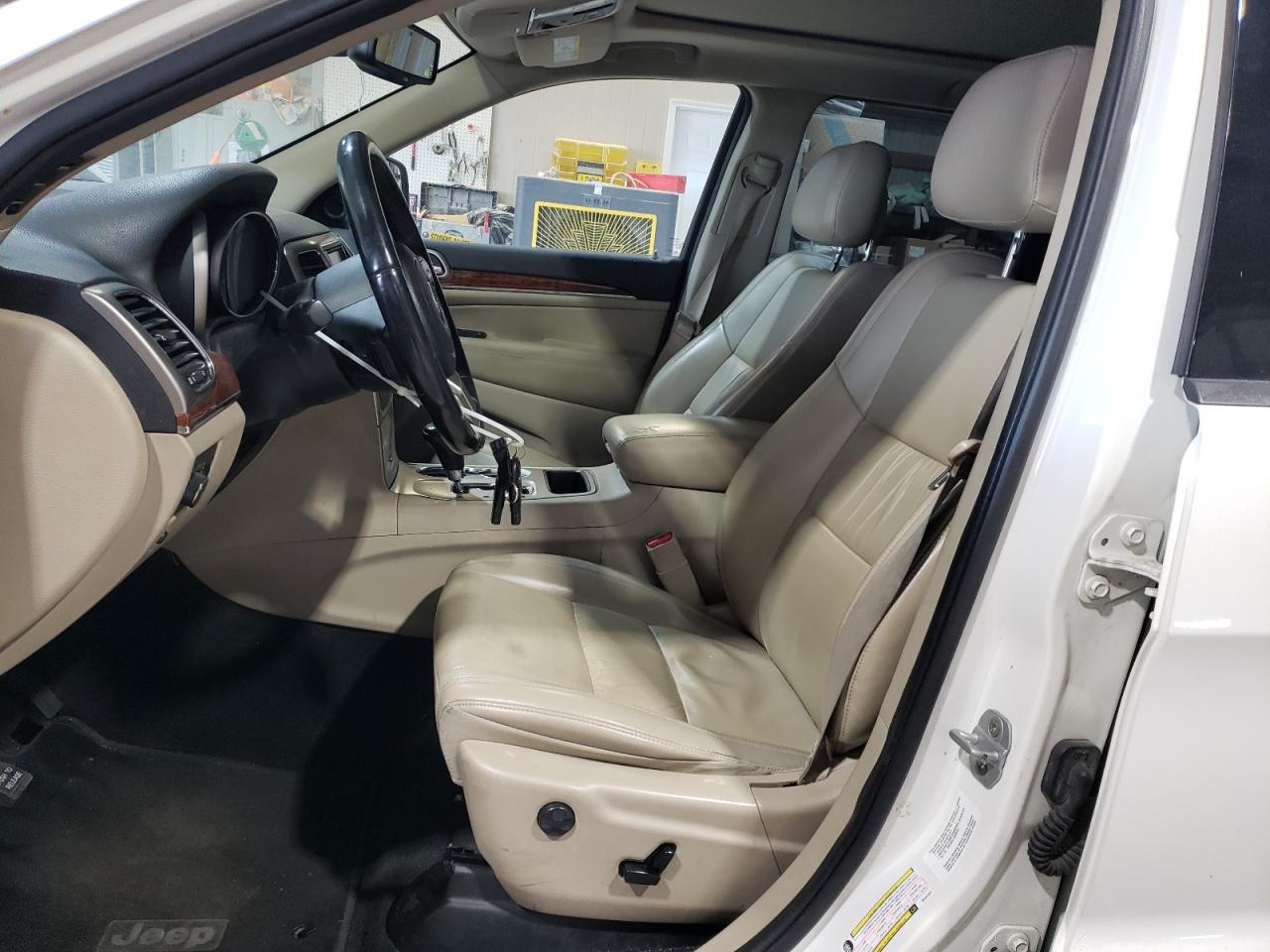 2011 Jeep Grand Cherokee - Image 7